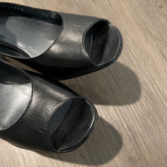 Stuart Weitzman Black Leather Open Toe Slingback - Picture 9 of 9